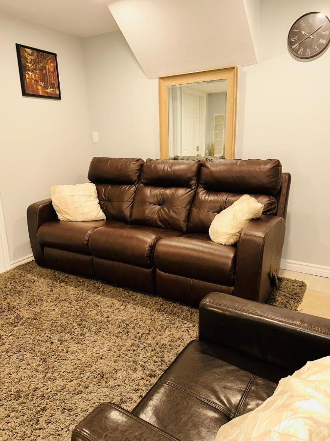 Deluxe Double Room Ii- Hazel Stays Mississauga Kültér fotó