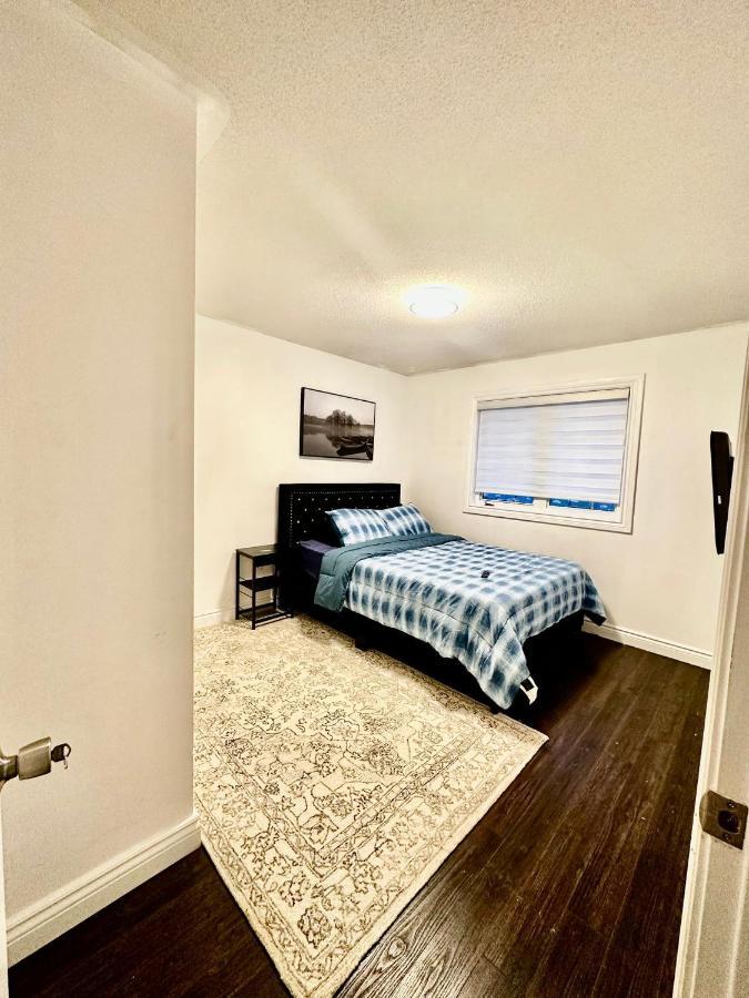 Deluxe Double Room Ii- Hazel Stays Mississauga Kültér fotó
